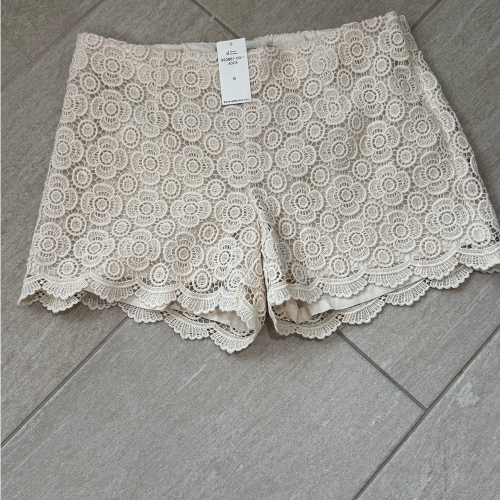✨🆕Banana Republic Cream Crochet Lace Shorts Scalloped Hem, 6✨